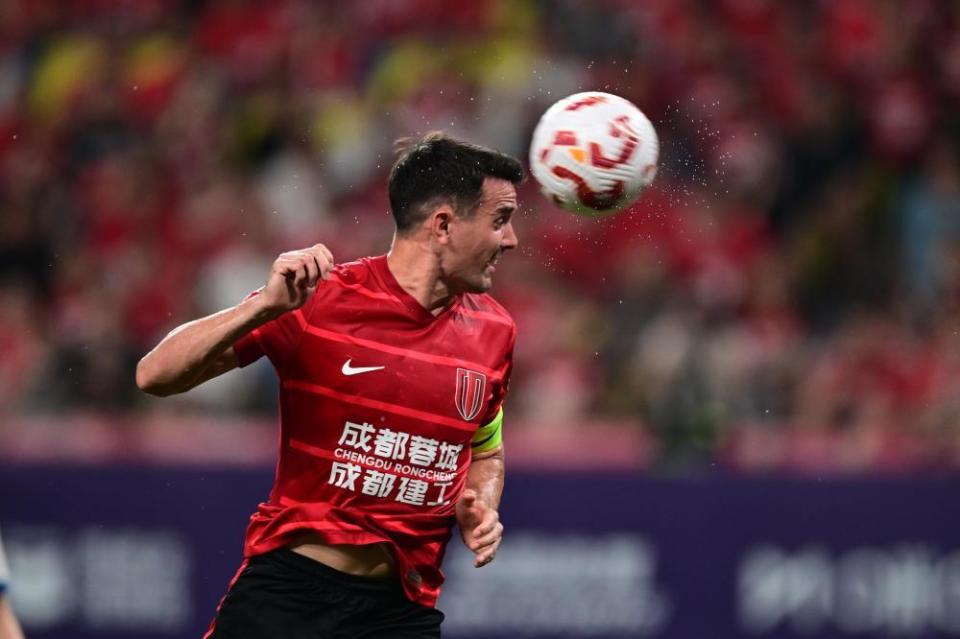 替补席, 顶替刘殿座, 夺中超冠军 替补席, 顶替刘殿座, 夺中超冠军