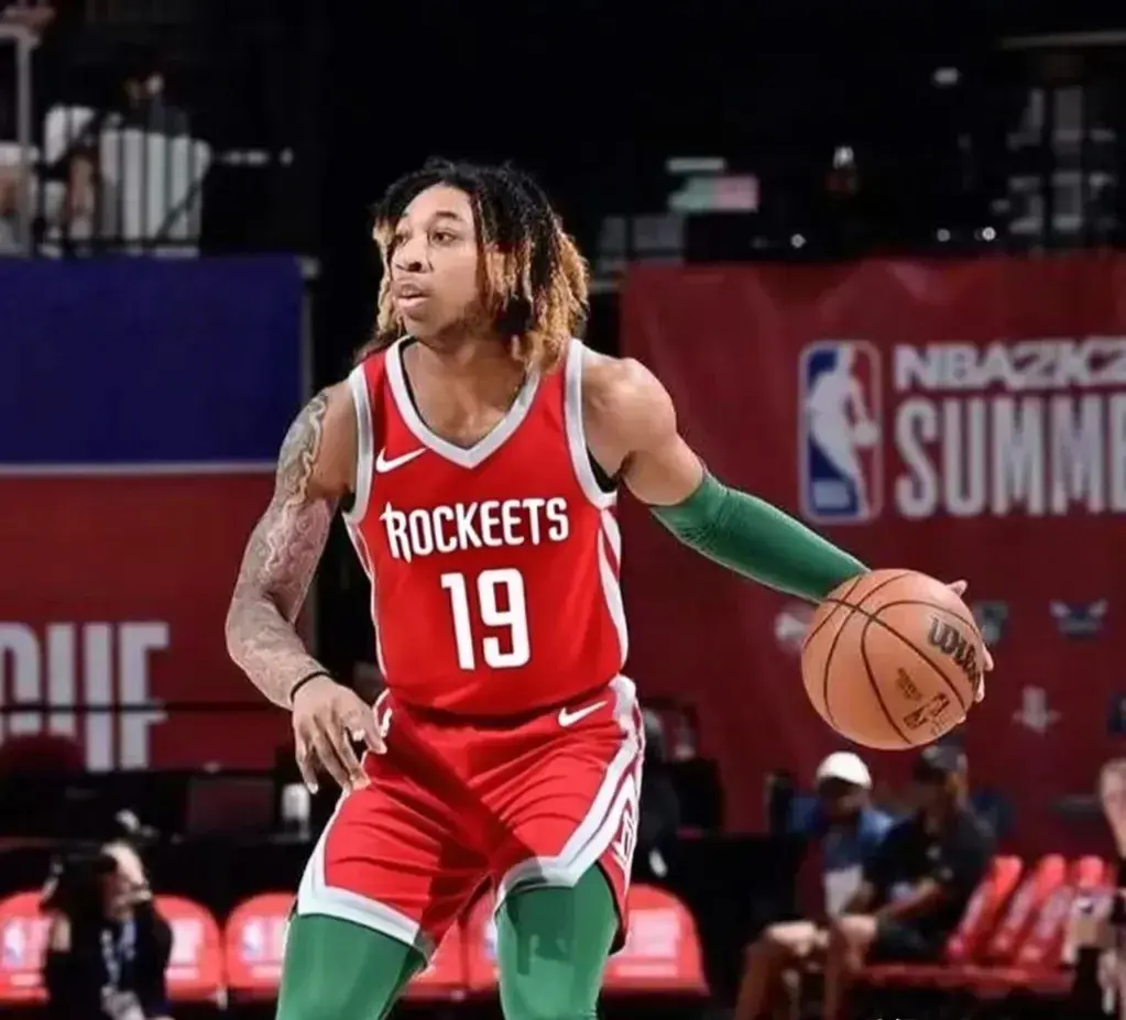 练乌度卡接, alt