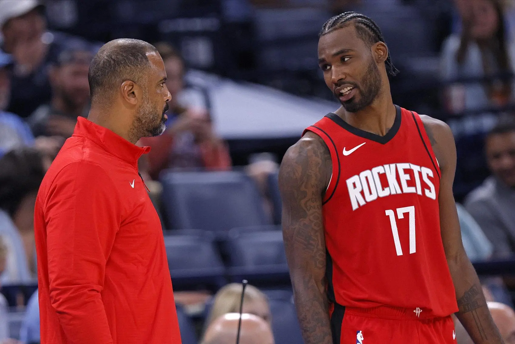 系列赛中, 阿门和史密, div 系列赛中, 阿门和史密, div