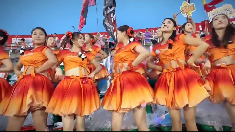 现场气氛, 麦冬哥